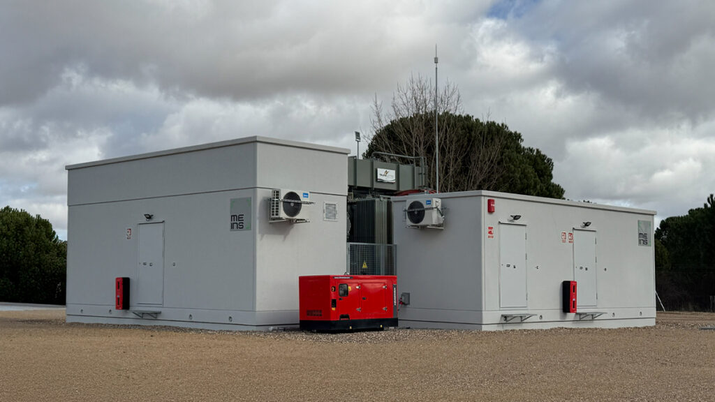 Subestación compacta de MEINS con edificios prefabricados, transformador central y sistema auxiliar de respaldo